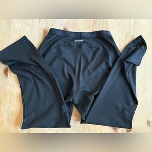 Patagonia - women’s thermal, capri, size XS